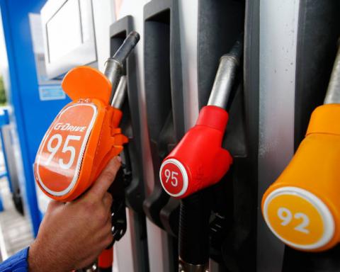 После повышения акцизов бензин подорожает на 5 % После повышения акцизов бензин подорожает на 5 %