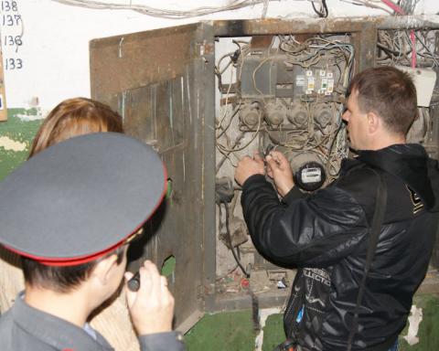 Сотрудники «Рязаньэнерго» выявили более 270 случаев незаконного потребления электричества Сотрудники «Рязаньэнерго» выявили более 270 случаев незаконного потребления электричества